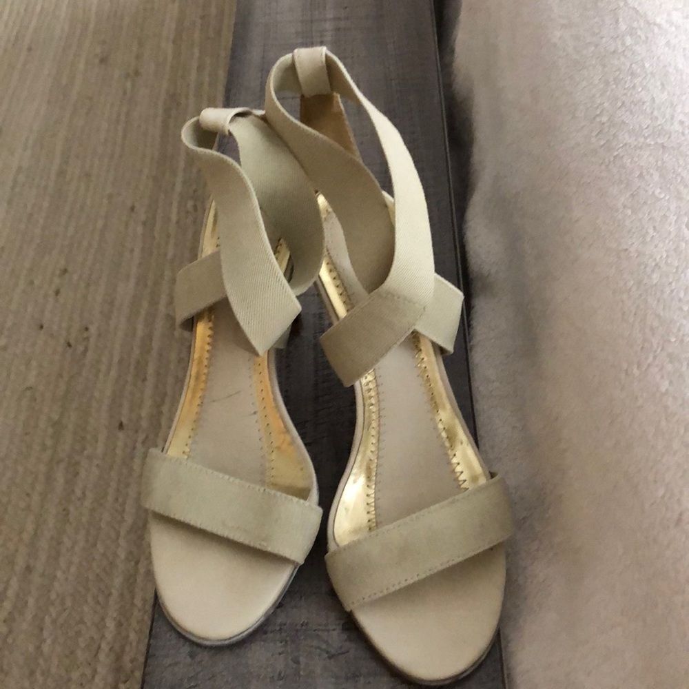 High heels sandal.